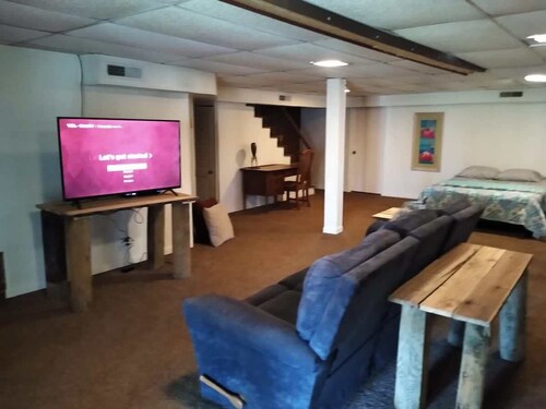 STUDIO APARTMENT!  18 mi to downtown Nashville!