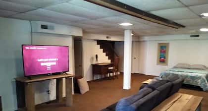 STUDIO APARTMENT! 18 mi to downtown Nashville!