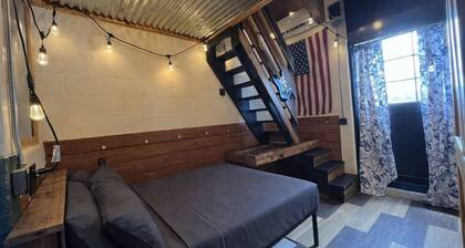 Horse Stall Suite 14 PARIS MOON