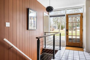 المنشأة من الداخل