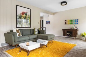 TV, fireplace - Mill Pond, large patio, pet friendly, walk to town (Northport)