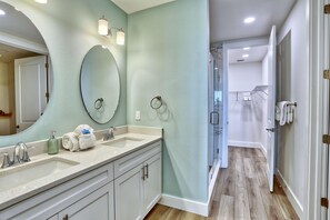 Lägenhet - flera sängar (The Harbor Condo 308 - Premier) | Badrum