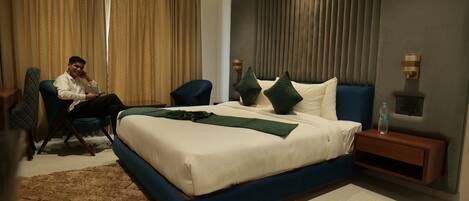 Blackout curtains, soundproofing, iron/ironing board, free WiFi