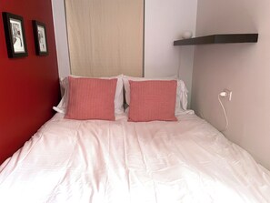 1 bedroom, iron/ironing board, free WiFi, bed sheets