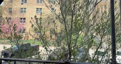 Chic Studio Apt in the East Village with WiFi and AC, Close to Subway