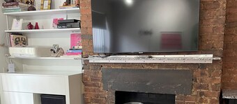 Chic Studio Apt in the East Village with WiFi and AC, Close to Subway