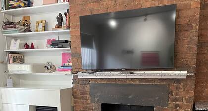 Chic Studio Apt in the East Village with WiFi and AC, Close to Subway