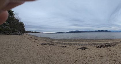 Lake Ossipee Beach access a short walk down dirt road. Newly renovated!