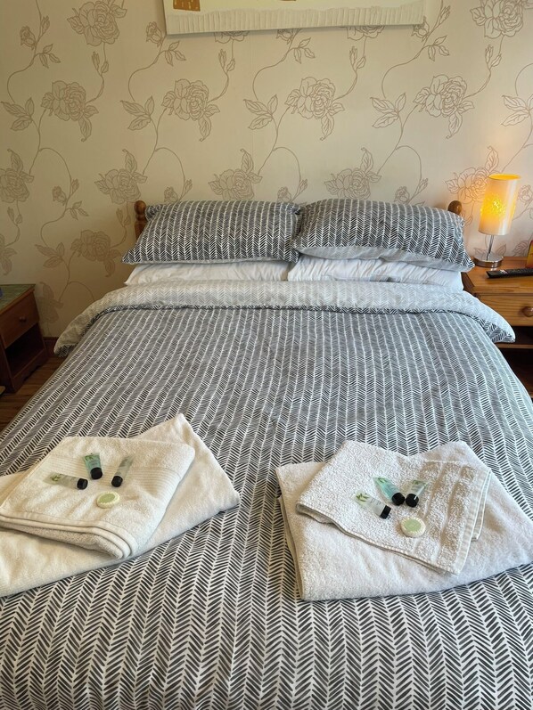 Room 5 at the Huntsman Inn - (Private Double Room at the Inn) | Individually decorated, desk, laptop workspace, blackout curtains