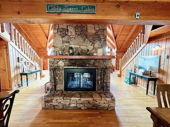 المنشأة من الداخل