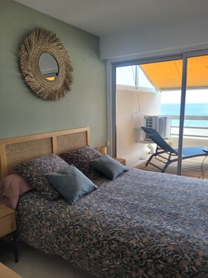 3 habitaciones, tabla de planchar con plancha, wifi y ropa de cama 