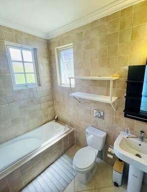 Towels, soap -
Green View Gateway Home,a prestigious Escape to El Cocotal Golf & Country Club. (Punta Cana)