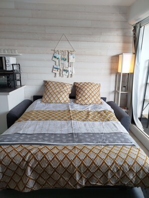 1 bedroom, WiFi, bed sheets