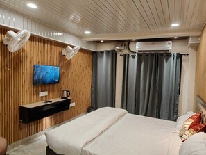 Standard Double Room | Free WiFi - Sacred Kashi Homestay (Varanasi)
