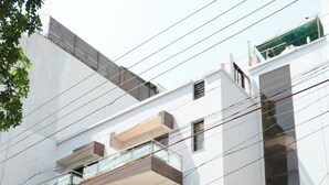 Mặt tiền nơi lưu trú