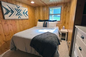 3 chambres, fer et planche à repasser, Wi-Fi gratuit, draps fournis