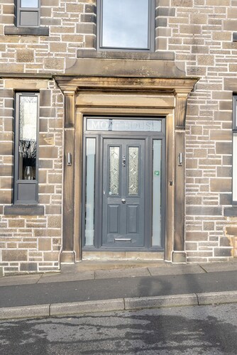 Moat House Room 5|Private Bathroom