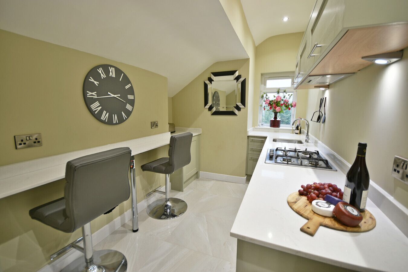 冰箱、微波炉、烤箱、炉灶