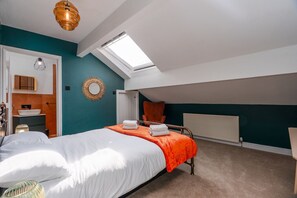 4 bedrooms, desk, iron/ironing board, WiFi