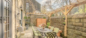 Mulberry Boutique Stay – Canal-Side  Near Hebden Bridge