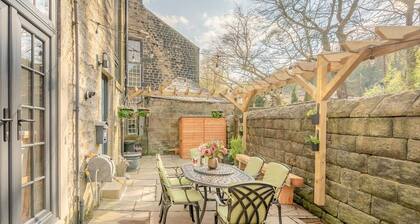 Mulberry Boutique Stay – Canal-Side Near Hebden Bridge