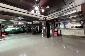 Unclassified image, 2 of 41, button - Pongsatorn Mansion by Zuzu (Bangkok)