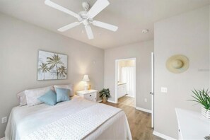 2 bedrooms, in-room safe, desk, iron/ironing board
