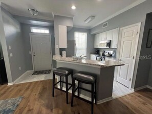 Fridge, microwave, oven, stovetop - 2/2 Condo in Sarasota w/ heated pool, gym, lake view, fiber WiFi. < 5 mi beach! (Sarasota)