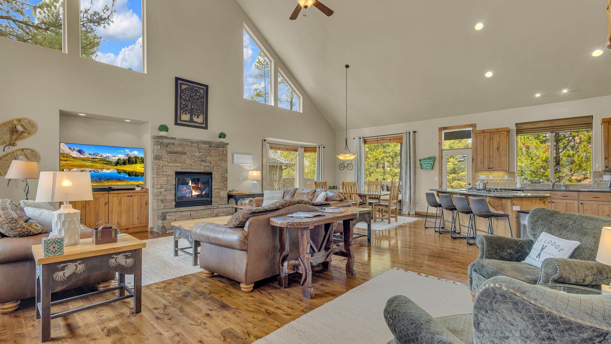 House, Multiple Beds (Warbler - Unit 6) | Living area