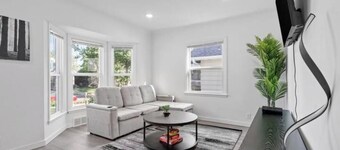 Fire Pit 8 Mins From airport 15 Mins from DT