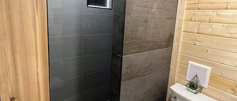 Handtücher, Seife, Toilettenpapier