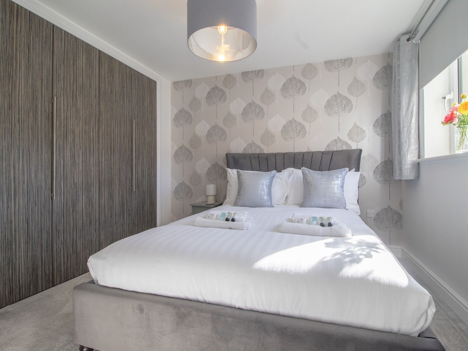 2 slaapkamers, een strijkplank/strijkijzer, gratis wifi, beddengoed