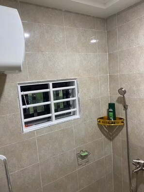 Hair dryer, towels, soap, toilet paper - Immanuel’s Garden (Nsawam)