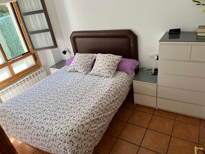 2 Schlafzimmer, Bügeleisen/Bügelbrett, Bettwäsche
