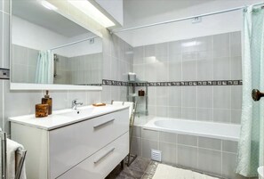 3 bedrooms - Carvoeiro Pool House by Vacationy (Lagoa)