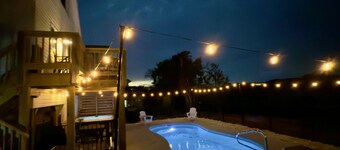 Hot Tub & Saltwater Pool! 3min Walk to Beach with Private Dock. Pet Friendly!