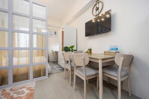 1 bedroom, in-room safe, desk, iron/ironing board