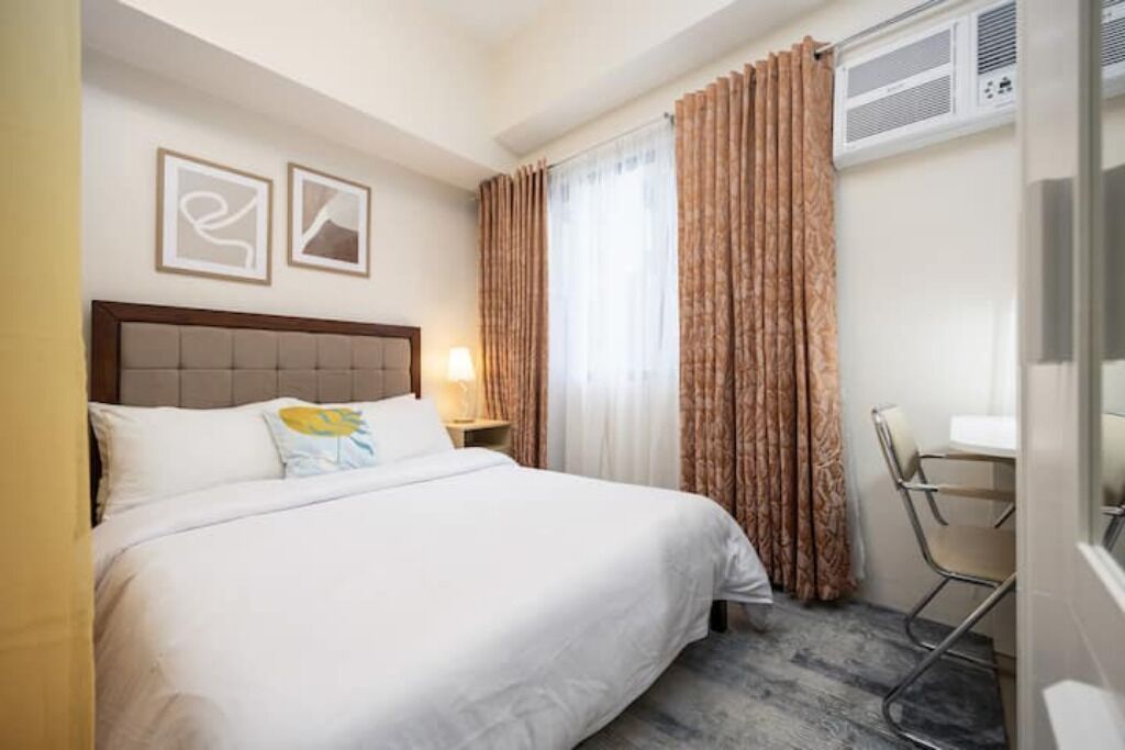 1 bedroom, in-room safe, desk, iron/ironing board