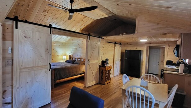 3 bedrooms, WiFi (free), bed sheets