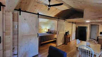 3 bedrooms, WiFi (free), bed sheets