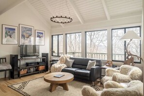 Smart-TV, peis og stereoanlegg