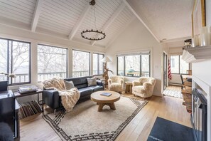 Smart-TV, peis og stereoanlegg