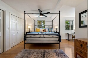 4 bedrooms, iron/ironing board, WiFi, bed sheets