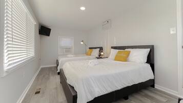 2 bedrooms, desk, iron/ironing board, free WiFi