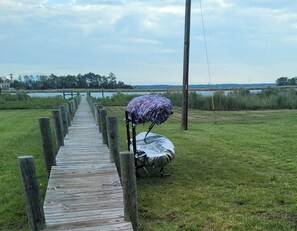 Property grounds - Beautiful Waterfront 2-bedroom cottage in tranquil Piney Point with WiFi, AC (Piney Point)