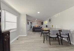 Dining - Beautiful Waterfront 2-bedroom cottage in tranquil Piney Point with WiFi, AC (Piney Point)