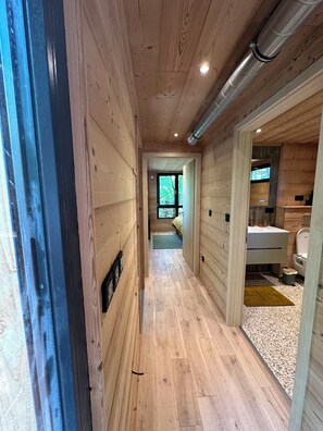 1 Schlafzimmer, BĂŒgeleisen/BĂŒgelbrett, WLAN, BettwĂ€sche