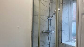 House | Bathroom | Shower, towels