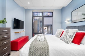 1 bedroom, free WiFi, bed sheets - Eden On The Bay 68A - Studio Apartment, Sleeps 2 (Cape Town)