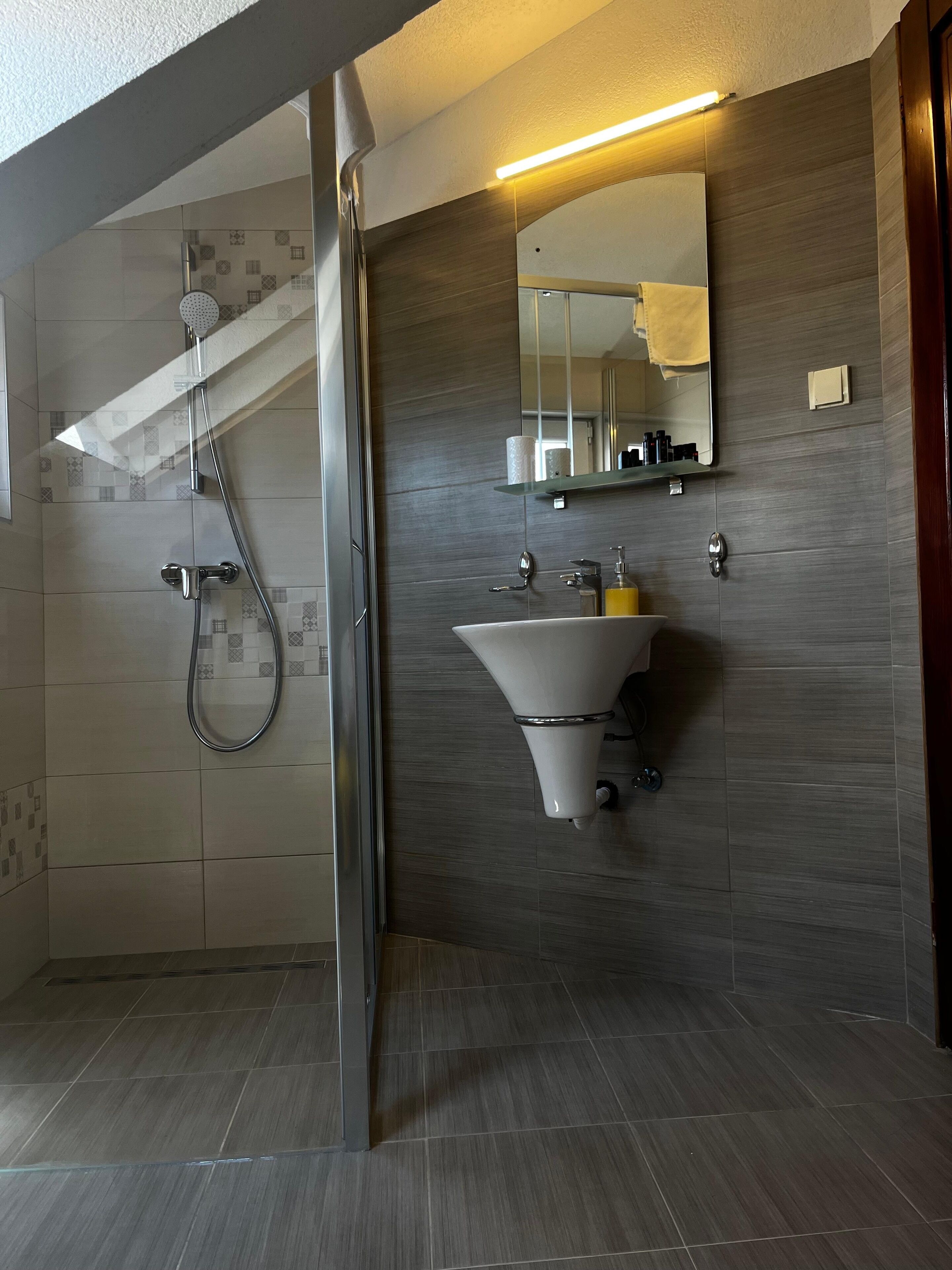 Appartamento Classic, 1 camera da letto | Bagno | Doccia, asciugacapelli, pantofole, asciugamani